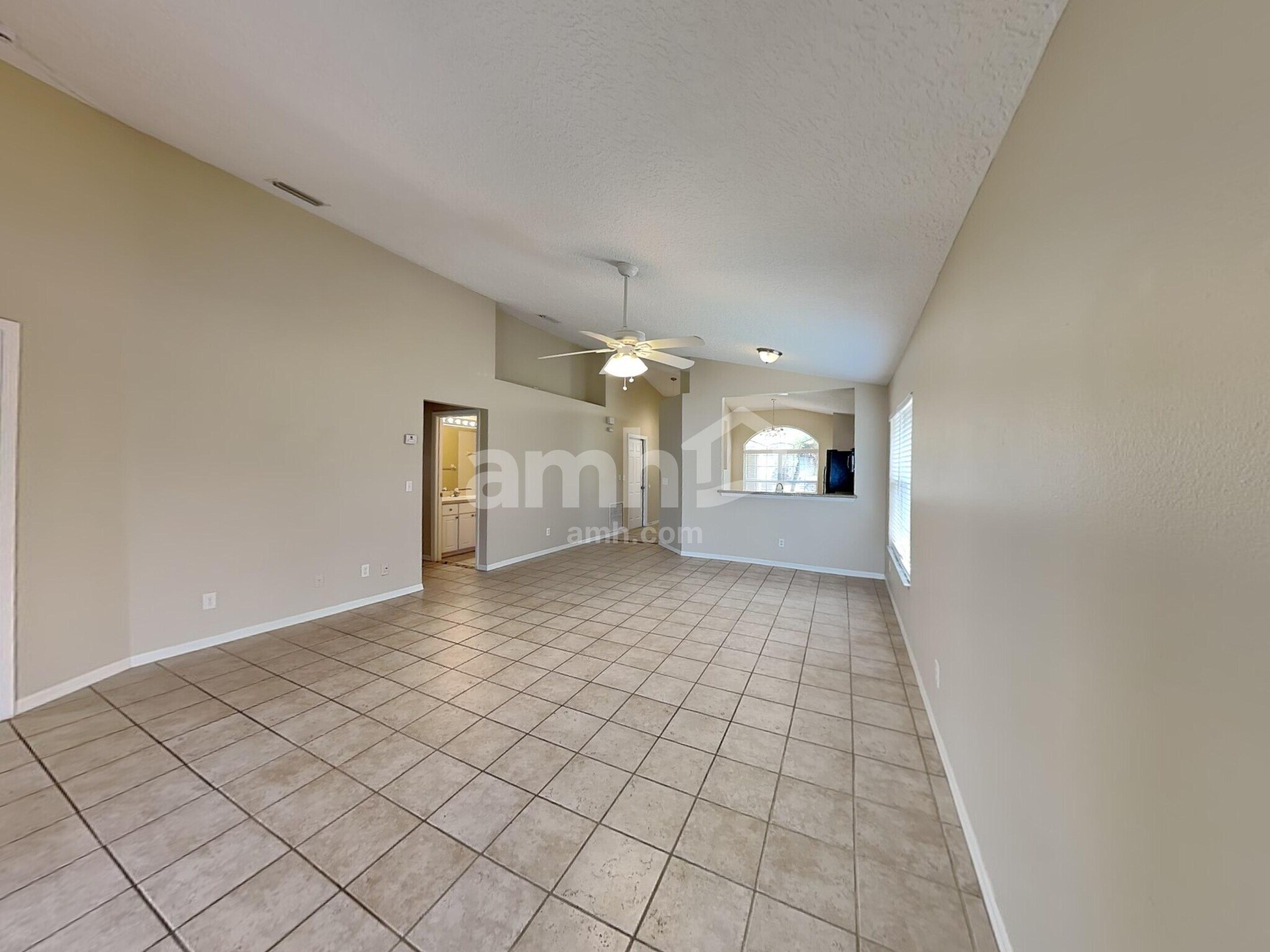 Building Photo - 2465 Saint Pauls Dr