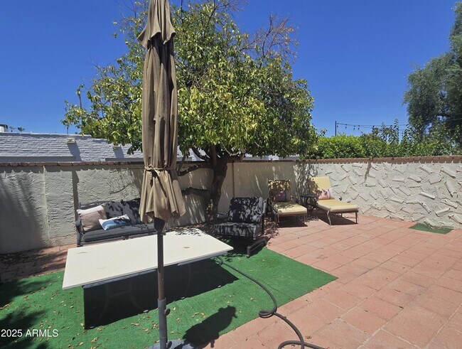 Building Photo - 5832 N Scottsdale Rd
