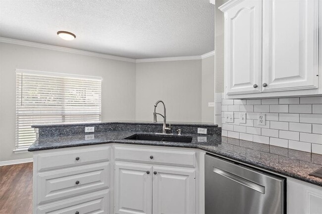 Building Photo - 2900 Brandy Ln