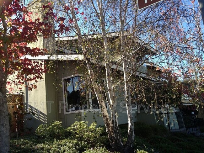 Primary Photo - 881 Peach St
