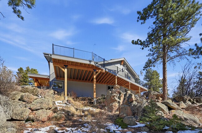 Building Photo - 30855 Walter Dr