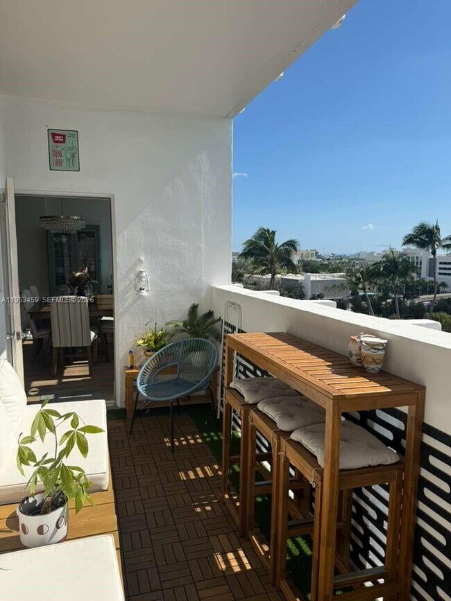 Building Photo - 800 West Ave