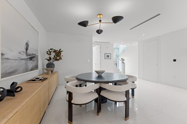 Building Photo - 300 Biscayne Blvd Way