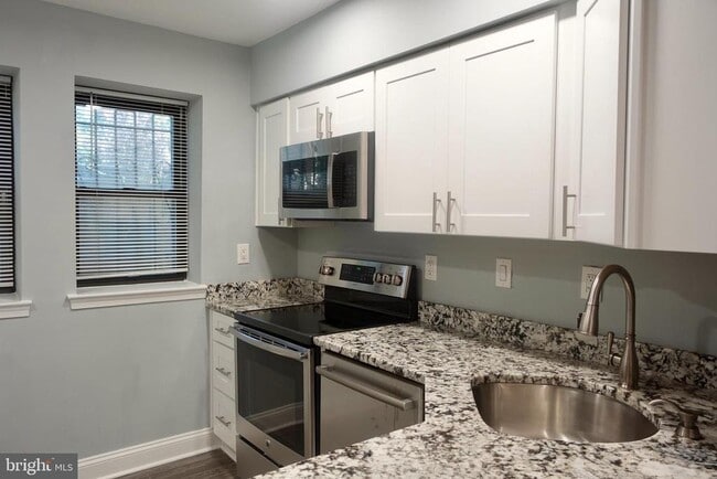 Building Photo - 1325 13th St NW