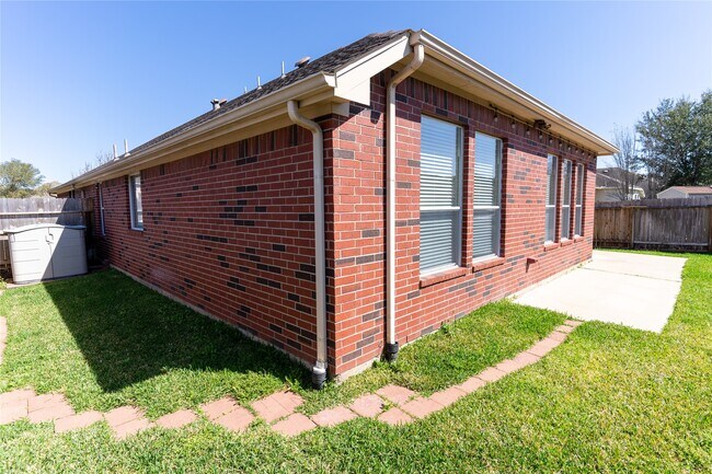 Building Photo - 16123 Hitching Post Ct