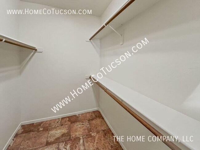 Building Photo - 1767 Deer Hollow Loop