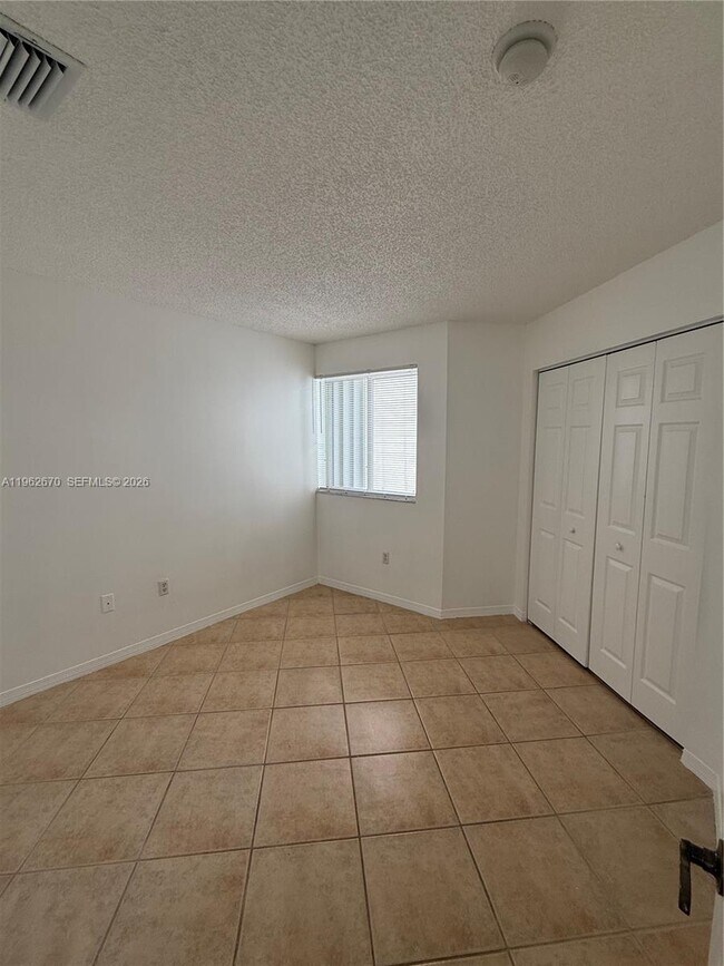 Building Photo - 2244 SE 26th Ln