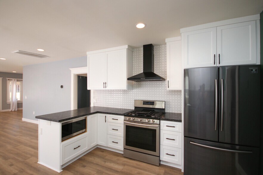 Building Photo - 238 N Alta Vista Ave