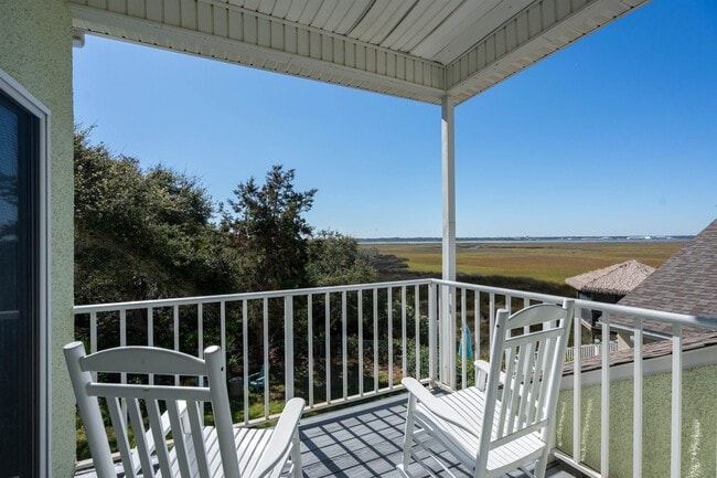 Building Photo - 212 Somerset Ct