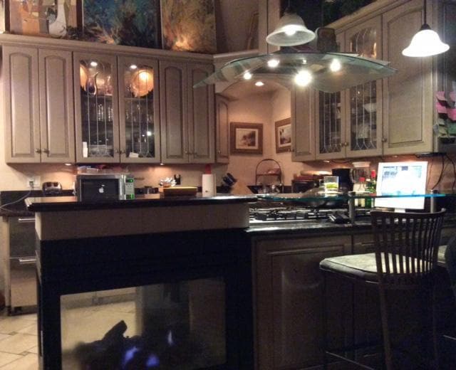 Building Photo - 1220 Manhattan Beach Blvd