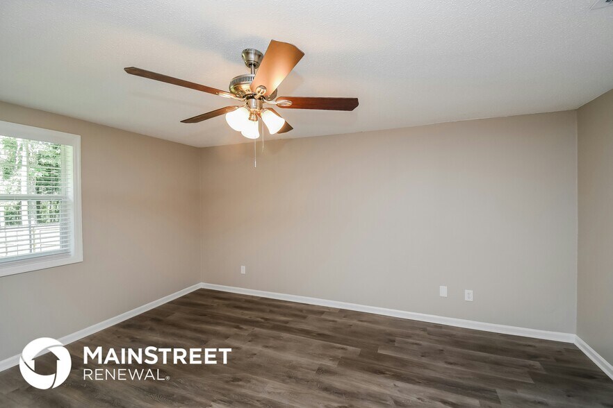 Building Photo - 1448 Raven Dr S