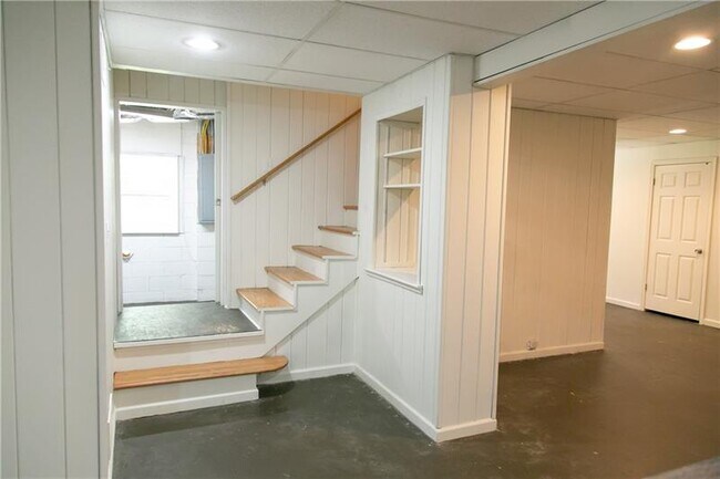 Building Photo - 1547 Delia Dr