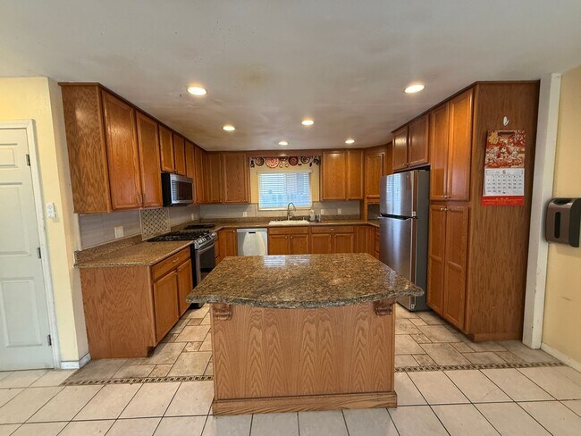 Building Photo - Beautiful Spring Valley Single Family Home !