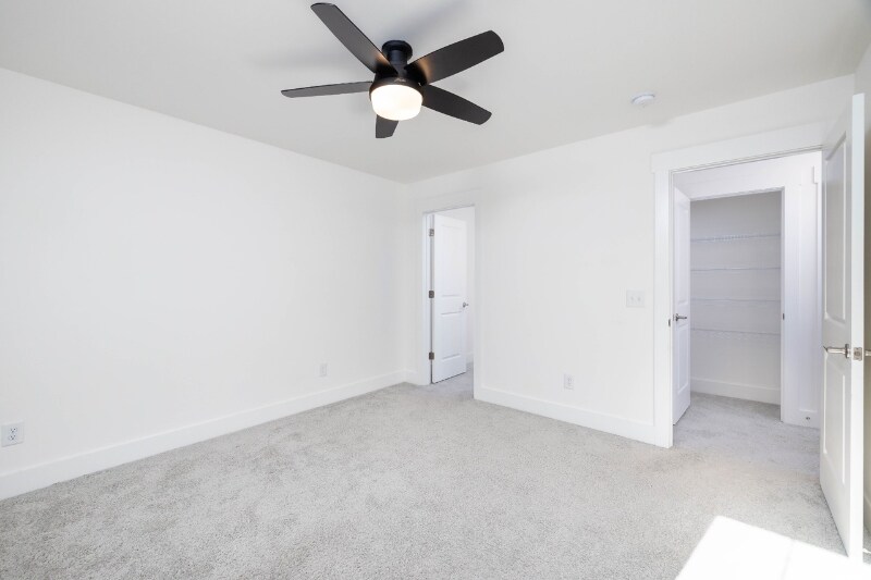 Building Photo - 6055 Gracious Dr