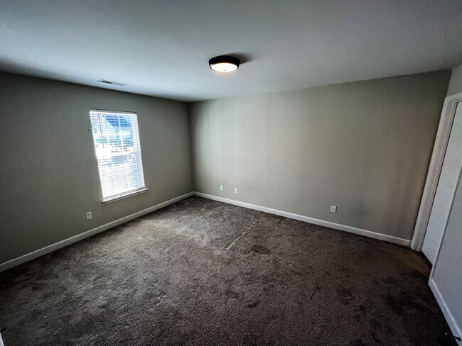 Building Photo - 3225 Ridgewood Pl Dr