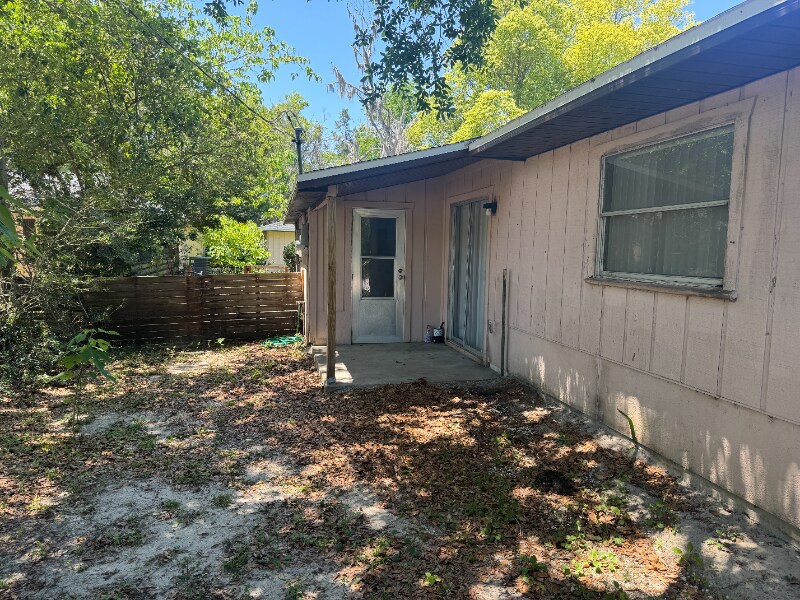 Building Photo - 21520 Campbell Dr