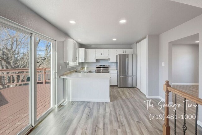 Building Photo - 6460 Bugle Dr