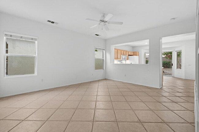 Building Photo - 78472 Glastonbury Way