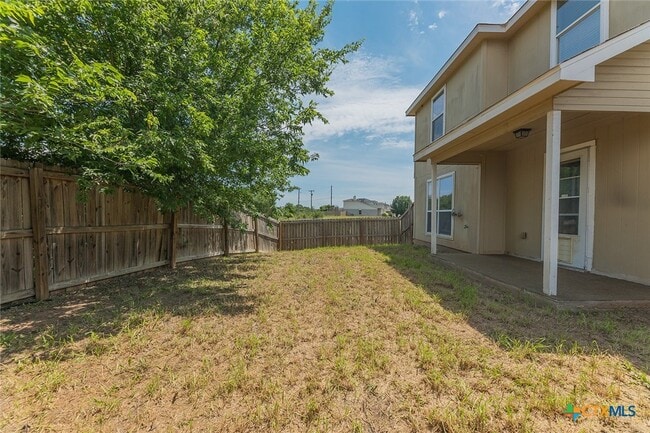 Building Photo - 2406 Waterfall Dr