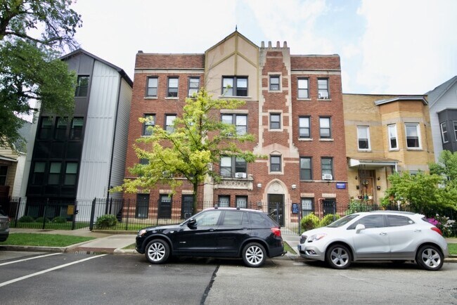Building Photo - 2839 W Palmer