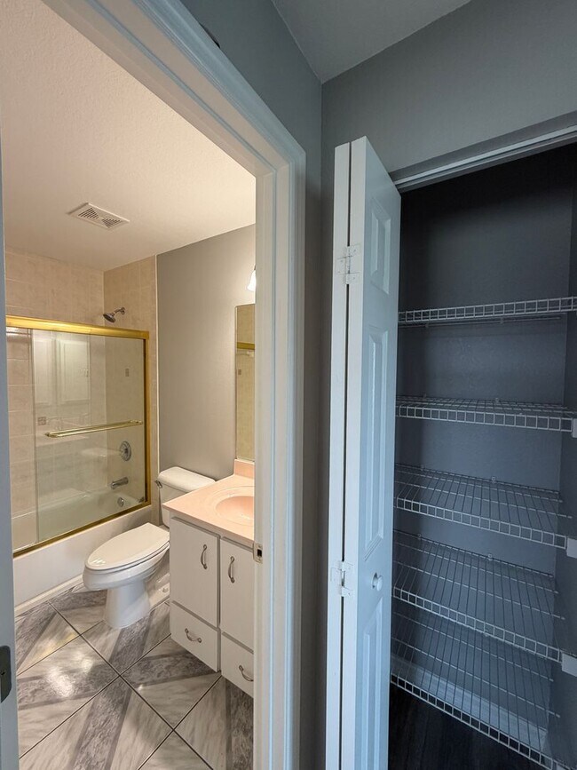 Building Photo - Morriston - 19 ACRE HIDDEN GEM!! **Won't Last**