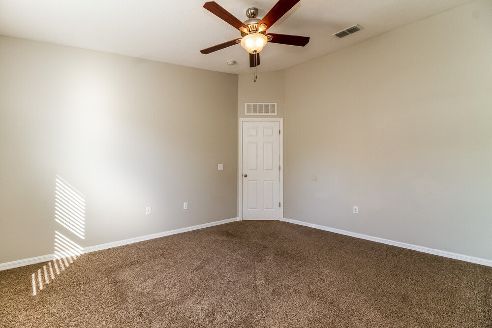 Building Photo - 433 Hammerstone Ave