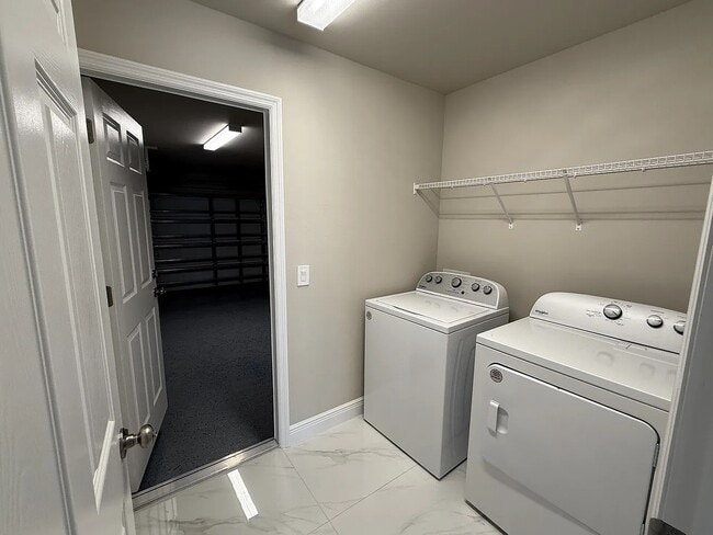 Building Photo - 3207 36th St SW