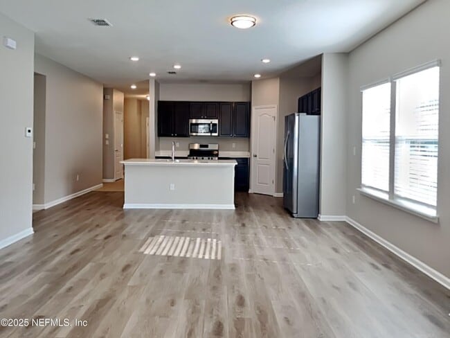 Building Photo - 164 Bloomfield Wy