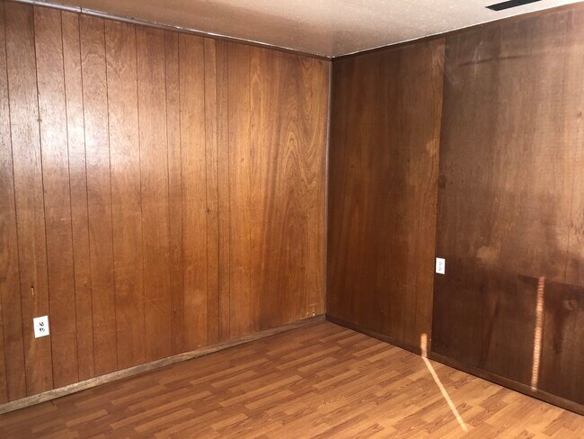 Building Photo - 364 Ruxton Ave