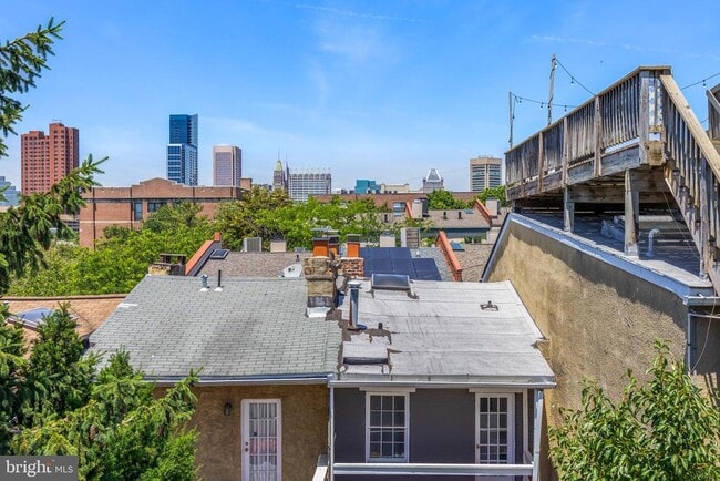 Building Photo - 206 E Cross St
