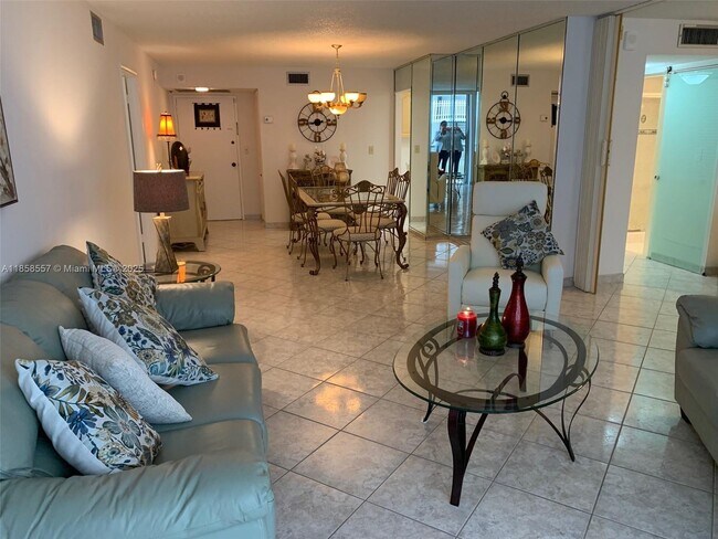 Building Photo - 6039 Collins Ave