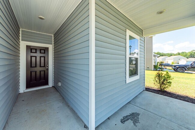 Building Photo - 713 Pisces Ln