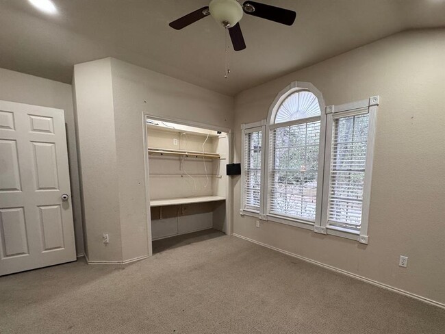 Building Photo - 2605 Grist Ln