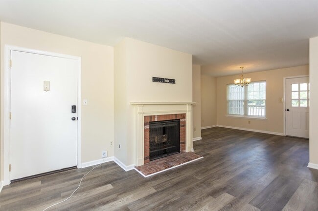 Building Photo - 2105 Montreat Pkwy