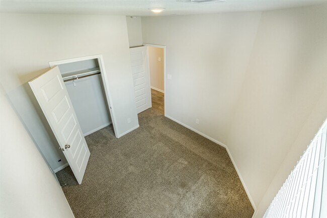 Building Photo - 14717 Pinion Ct