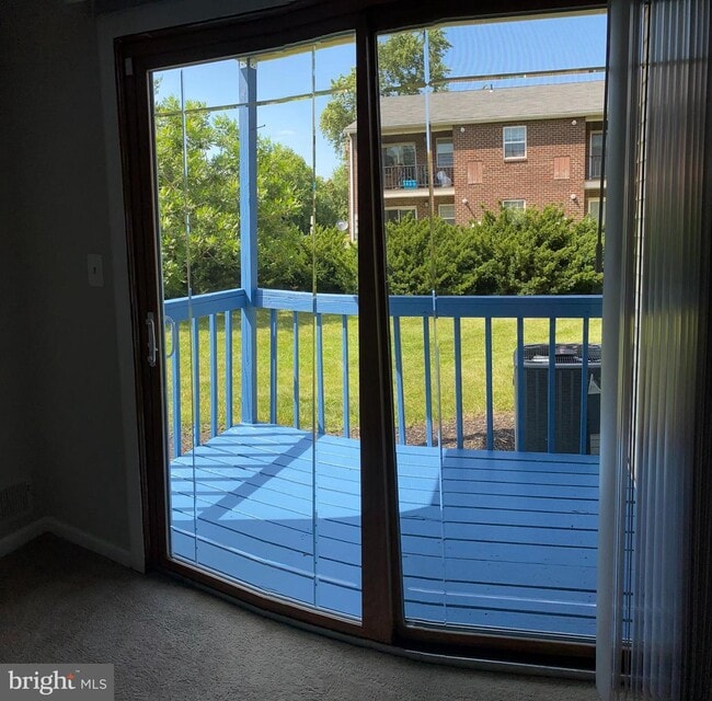 Building Photo - 102 Sandstone Ct