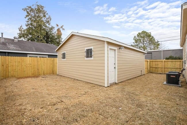 Building Photo - 4311 Hull St