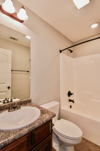 Building Photo - 60 Palmetto Pines Cir