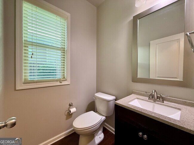 Building Photo - 5115 Breezewood Cir