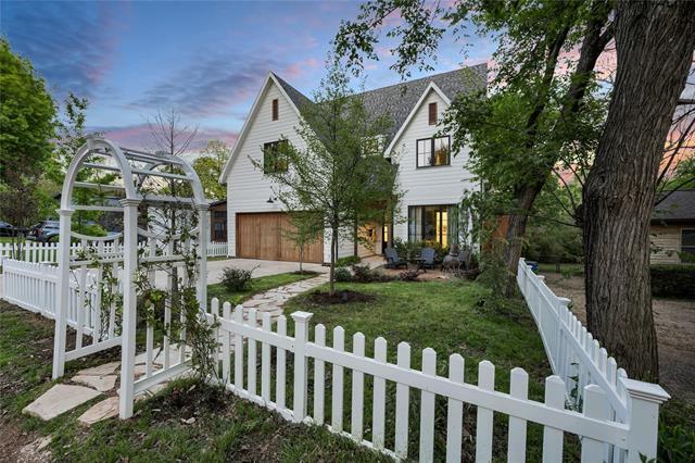 Building Photo - 8810 Groveland Dr