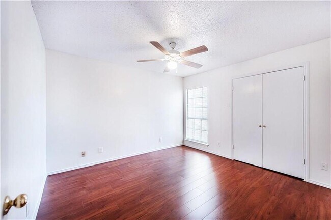 Building Photo - 15221 Berry Trail