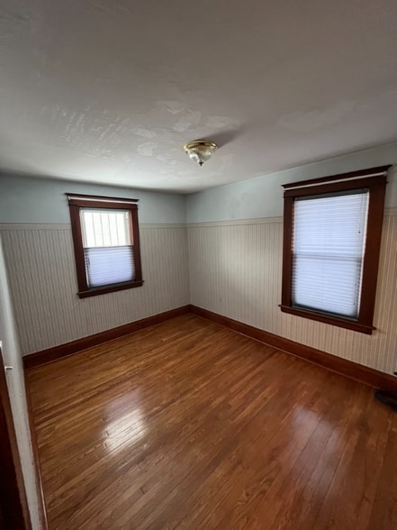 Building Photo - 108 S Rutland St