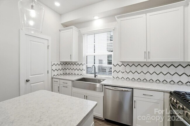 Building Photo - 1312 Nandina St