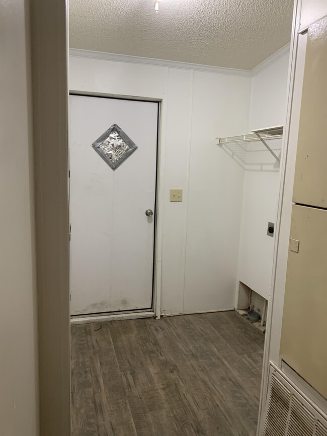 Building Photo - 600 Davis Cir