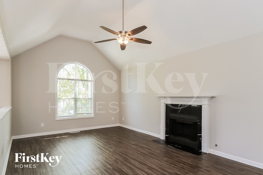 Building Photo - 1005 Wolf Springs Cove