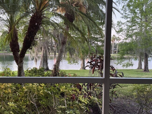 Building Photo - 8933 Manor Loop