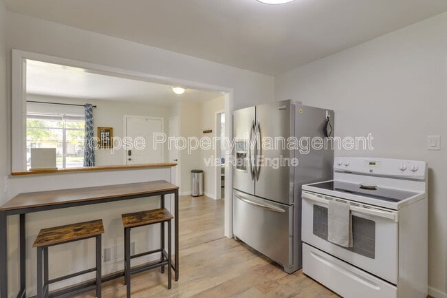 Building Photo - 1228 Bonito Ave