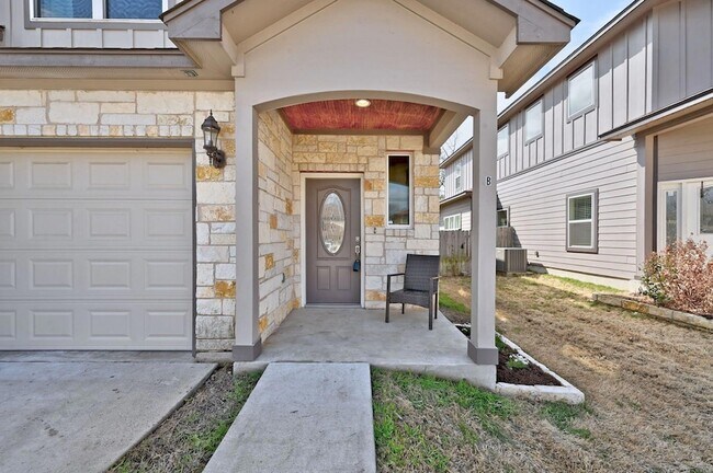 Building Photo - 3303 Elija St