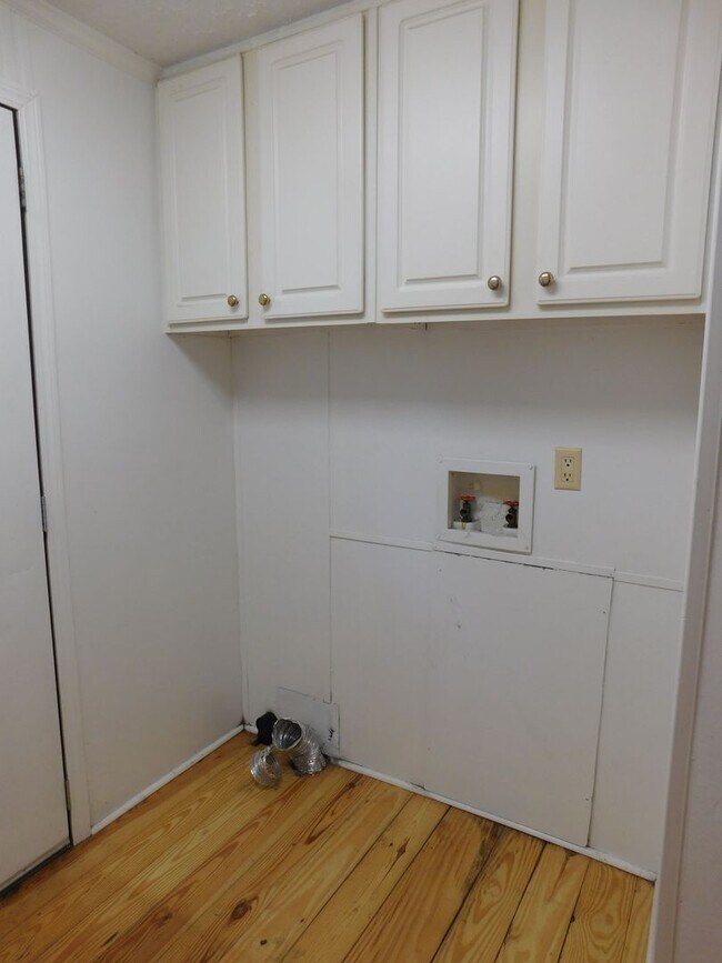Building Photo - 900 Loftin Farm Rd
