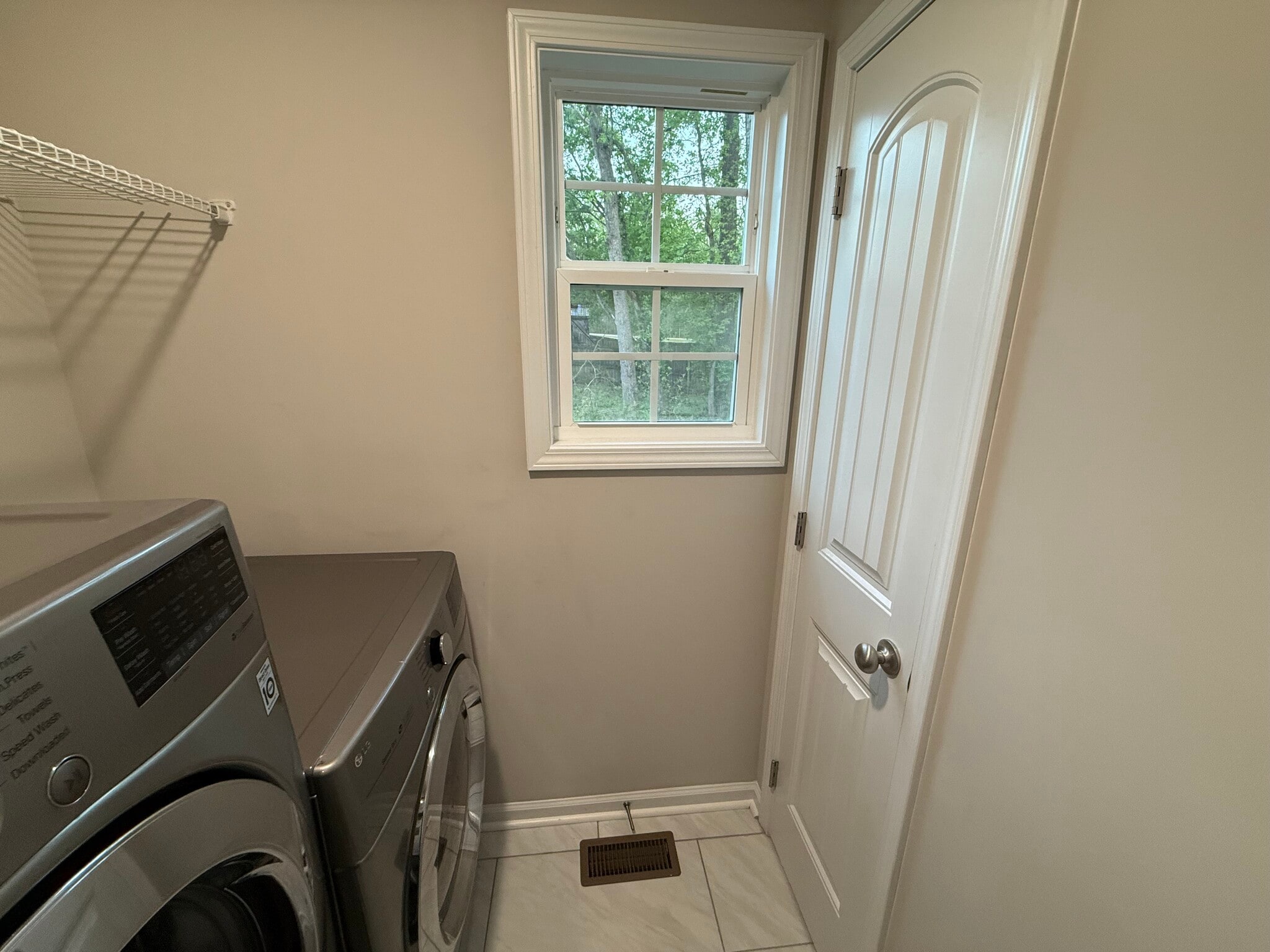 Laundry Room - 1110 Stonebrook Dr